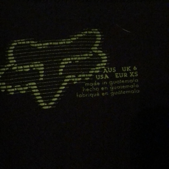 Fox shirt in good condition don’t wear and need the money no stains or holes - Picture 2 of 2